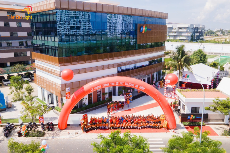 Logo FPT Telecom nhìn từ trên cao