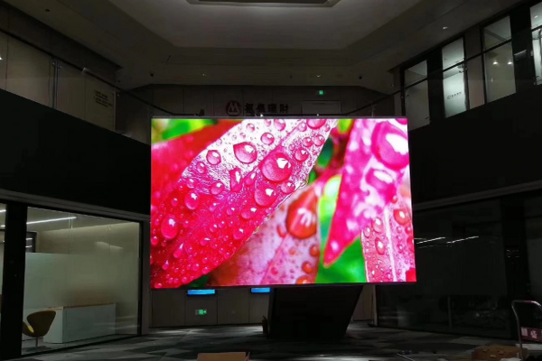 Chi phí lắp đặt màn hình led trong nhà