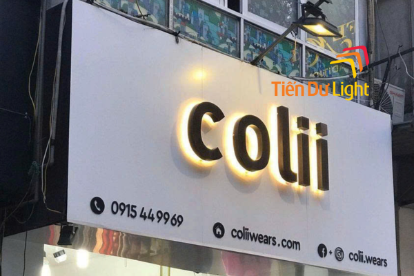 Bảng hiệu alu trắng chữ nổi led hắt sáng