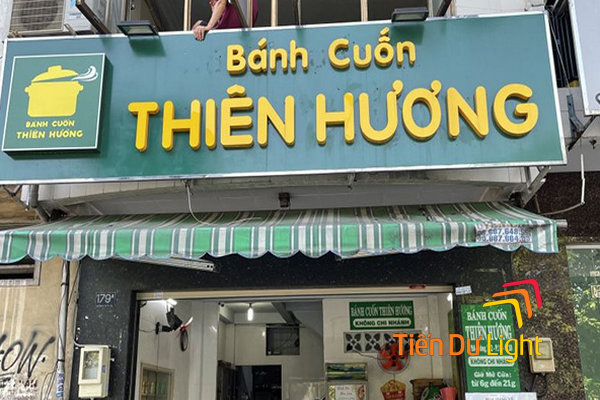 Tham khảo mẫu bảng hiệu bánh cuốn nóng đẹp, ấn tượng