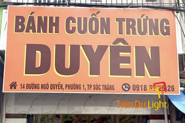 Bảng hiệu bánh cuốn nóng nổi bật – thu hút thực khách