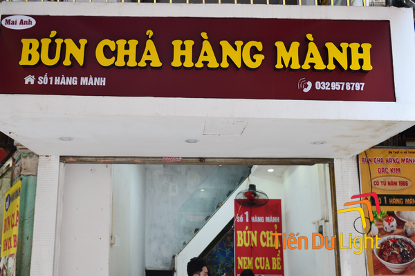 Bảng hiệu bún chả hà nội ấn tượng, bắt mắt