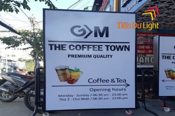 Bảng hiệu cafe đứng thu hút