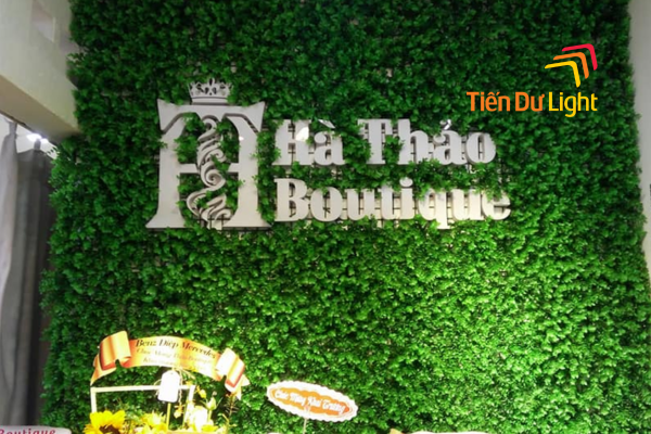 Bảng hiệu cỏ nhân tạo đẹp