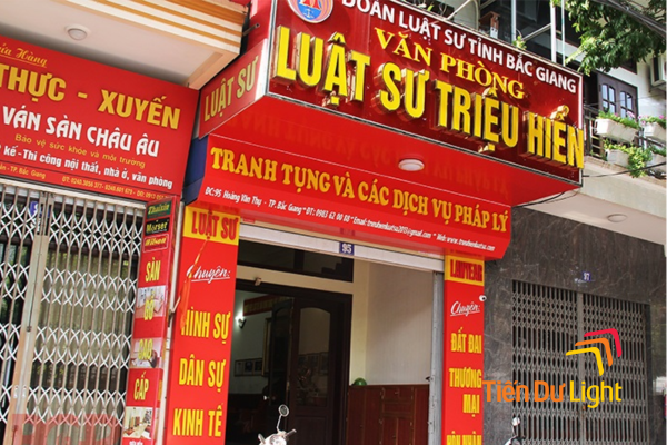 Bảng hiệu công ty luật chữ nổi 
