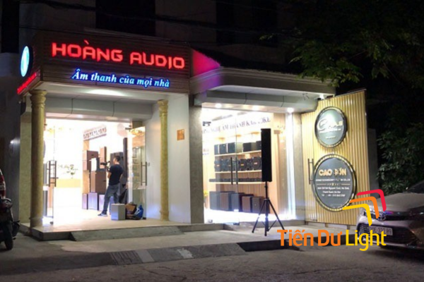 Hệ thống chữ nổi kết hợp đèn led nổi bật 