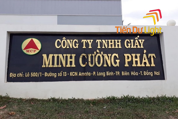 Đặc điểm của bảng hiệu đá hoa cương