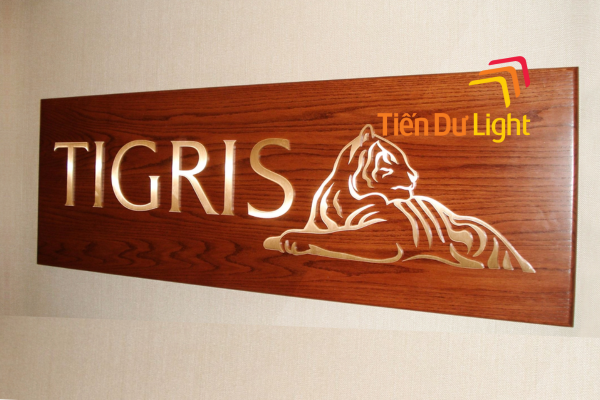 Mẫu bảng hiệu gỗ công nghiệp khắc laser