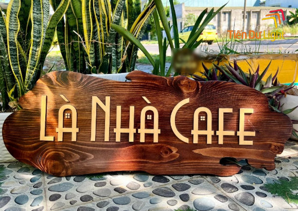 Những điều cần biết về bảng hiệu gỗ ngoài trời