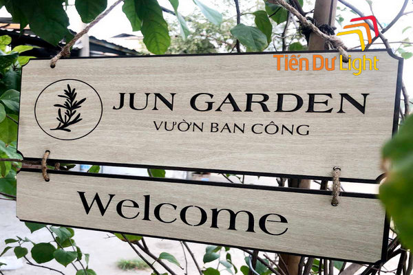 Tham khảo mẫu bảng hiệu gỗ treo đẹp, sang trọng