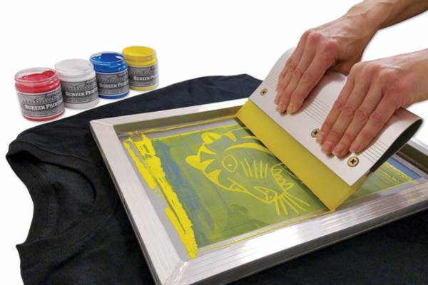 Bảng hiệu in lụa tính linh hoạt cao