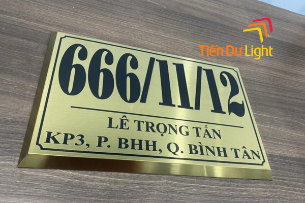 Bảng hiệu inox vàng xước