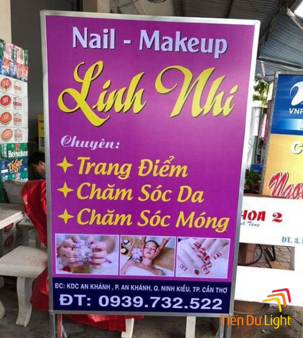 Tham khảo mẫu bảng hiệu makeup đứng đẹp, ấn tượng