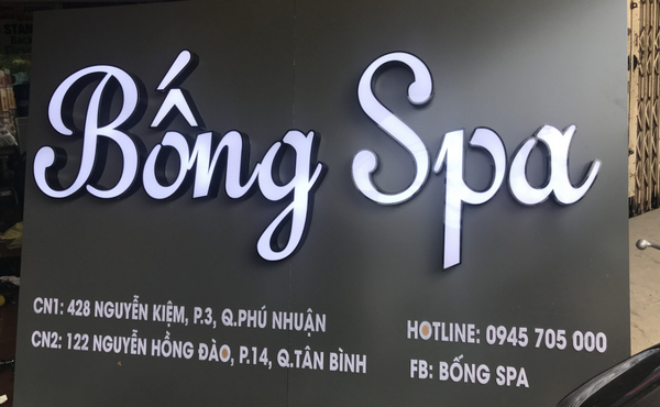 Bảng hiệu mica có nhiều ưu điểm nổi bật