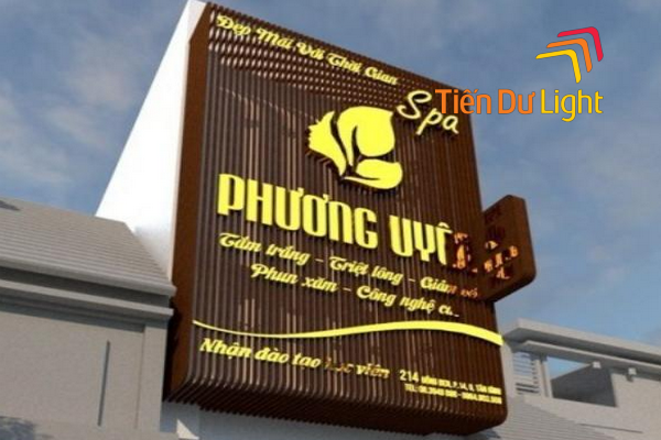 Bảng hiệu màu nêu chữ vàng đẹp, độc đáo