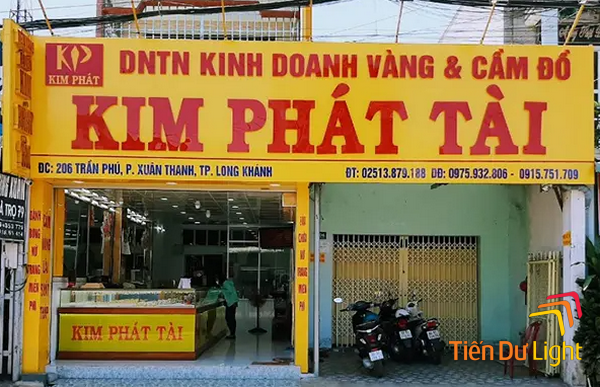 Tham khảo bảng hiệu nền vàng chữ đỏ đẹp, độc đáo