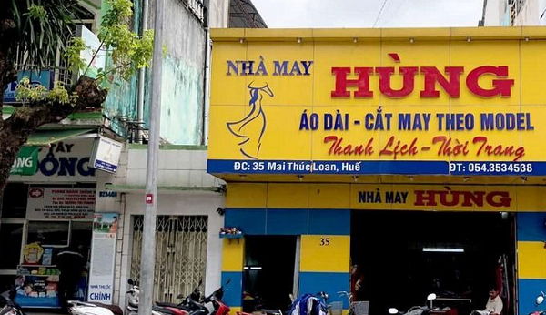 Bảng hiệu “Nhà may Hùng” – điểm nhấn nhận diện thương hiệu uy tín