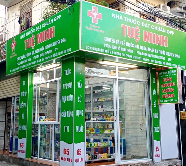 Biển hiệu nổi bật giúp nhà thuốc dễ dàng thu hút sự chú ý