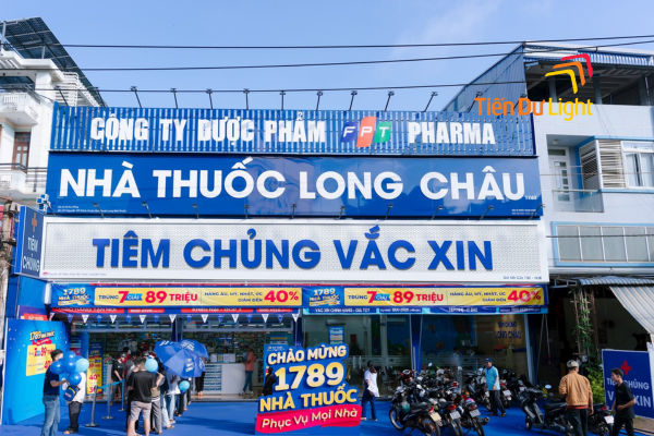 Biển hiệu nhà thuốc long châu