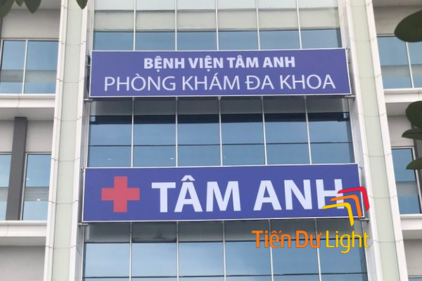Ấn tượng từ cái nhìn đầu tiên với bảng hiệu phòng khám đa khoa