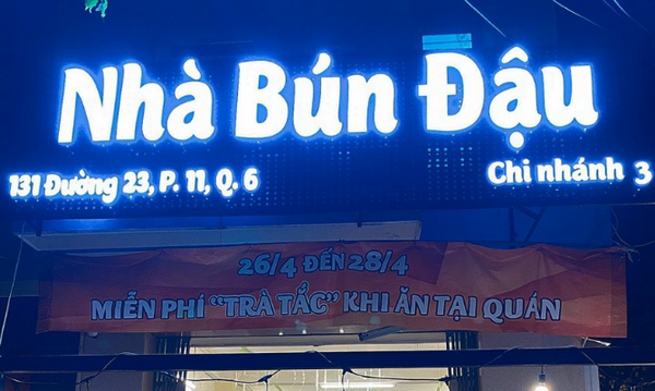 Bảng hiệu quán ăn nổi bật với thiết kế đèn LED thu hút