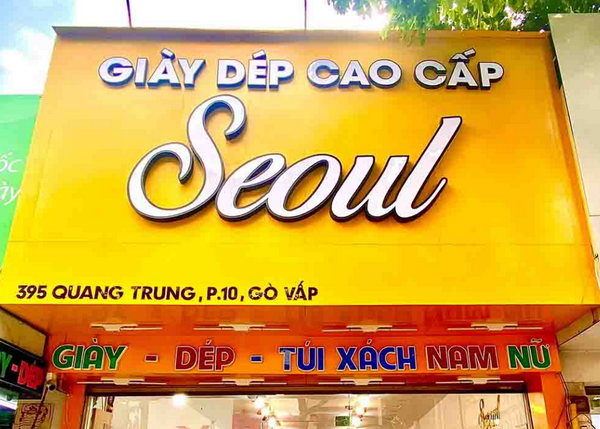 Bảng hiệu shop giày dép thiết kế hiện đại, nổi bật