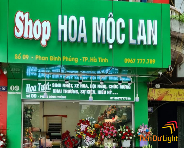 Bảng hiệu shop hoa tươi thu hút từ xa