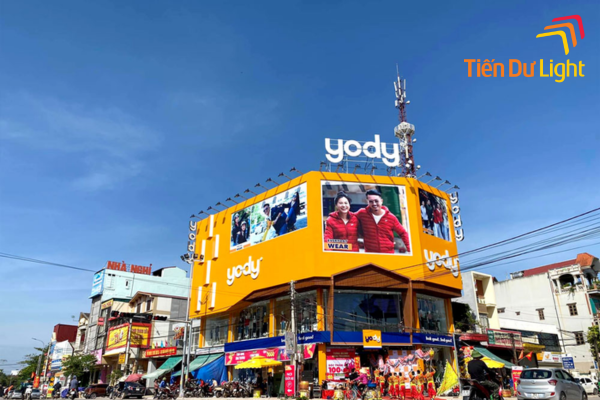 Biển hiệu shop quần áo 