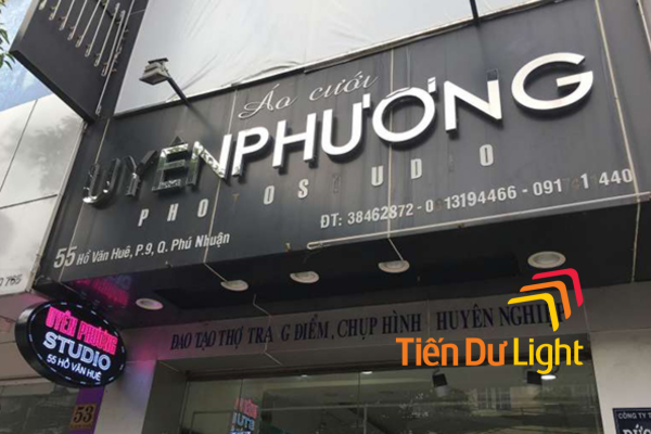 Bảng hiệu studio đẹp chữ nổi inox