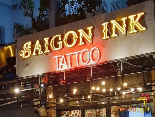 Bảng hiệu tattoo có đặc điểm gì nổi bật?