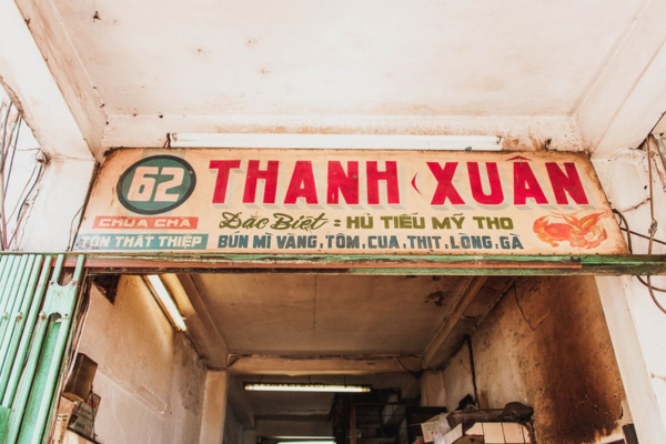 Bảng hiệu thời xưa gợi nhớ kỉ niệm