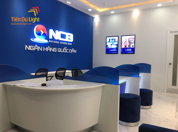 Biển hiệu treo tường ngày càng phổ biến