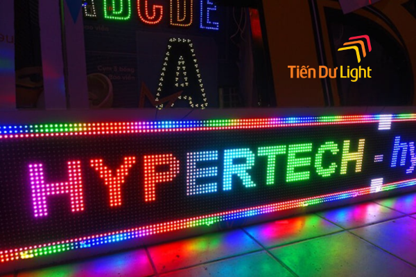 Bảng hiệu đèn led chạy chữ truyền tải thông điệp chuyên nghiệp