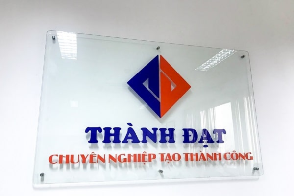 Bảng tên công ty kính đẹp