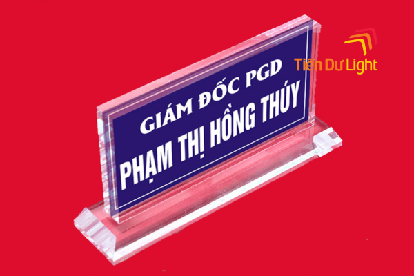  Bảng tên để bàn đẹp