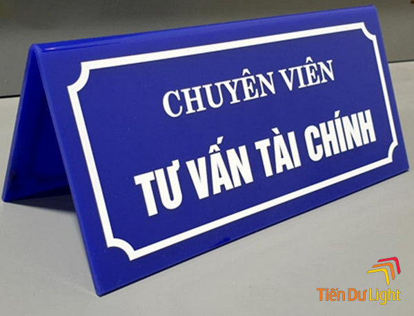 Bảng tên để bàn chữ A được ứng dụng rộng rãi