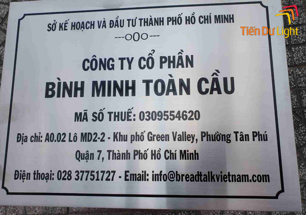 Bảng tên inox ăn mòn đẹp, sang trọng