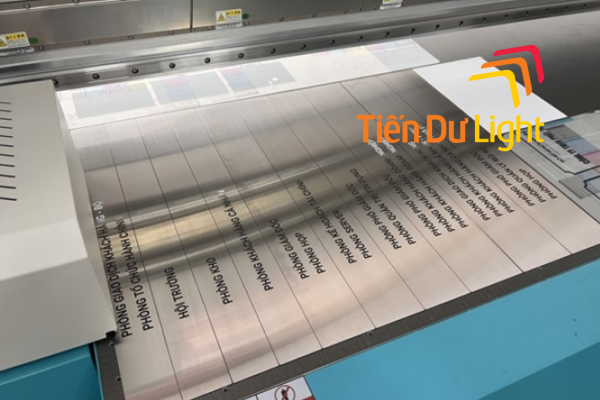 Ứng dụng bảng tên phòng giúp không gian chuyên nghiệp