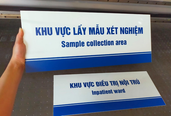 Tìm hiểu về bảng tên phòng mica 