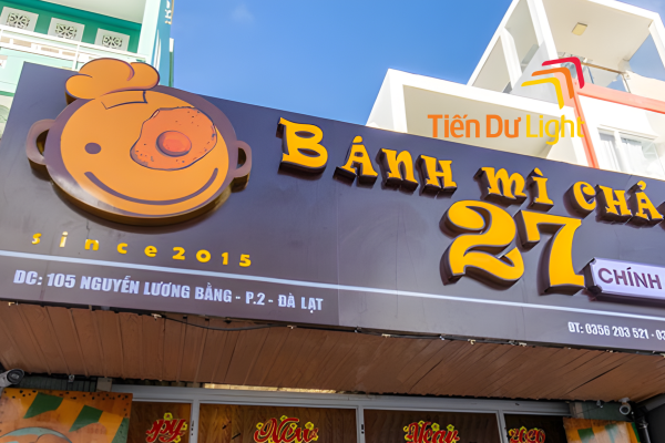 Bảng hiệu bánh mì chảo nhiều người quan tâm