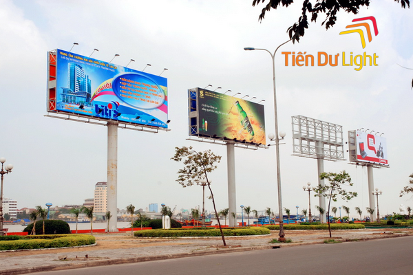 Đặc điểm của biển bạt khung sắt