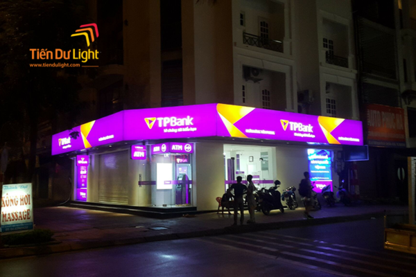 Biển bạt quảng cáo có màu sắc sống động hình ảnh rõ nét