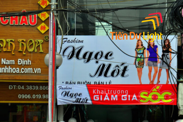 Bảng hiệu shop quần áo