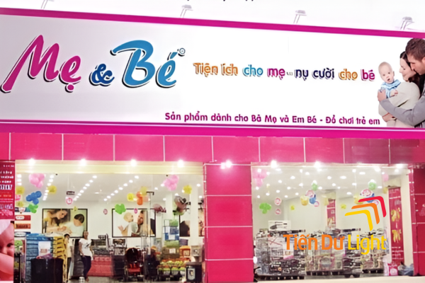 Mẫu biển bạt shop quần áo mẹ và bé đẹp