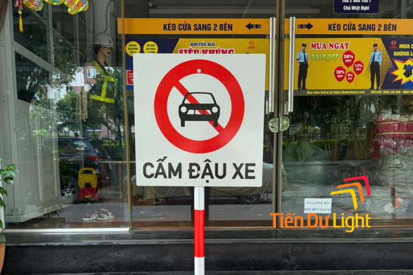 Biển cấm đỗ xe nâng cao trật tự đô thị