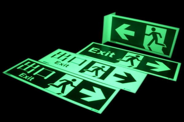 Những điều cần biết về biển chỉ dẫn dạ quang