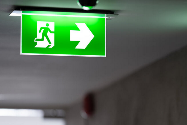 Biển chỉ dẫn exit đẹp, độc đáo, ấn tượng