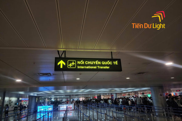 Tham khảo mẫu biển chỉ dẫn sân bay đẹp