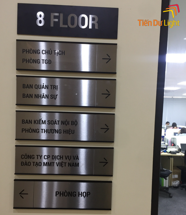 Biển chỉ dẫn tầng văn phòng đẹp, đa dạng kiểu dáng