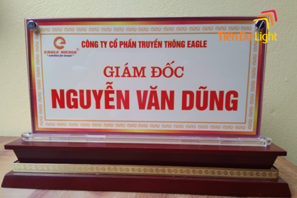 Biển chức danh đế gỗ